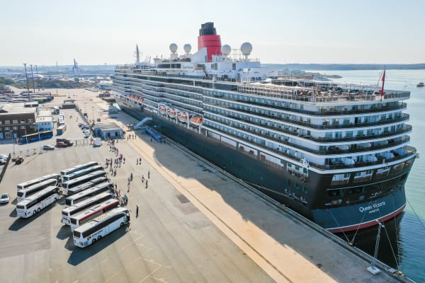 Picture of a cruise ship by the Arendal Cruise Terminal.